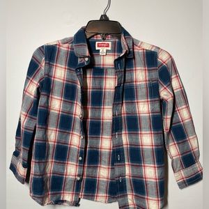 Wrangler boys size 8 flannel. Great condition! 💙